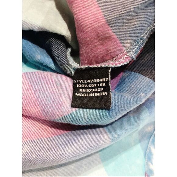 Intro 1X Distressed Plaid Top - Picture 6 of 7